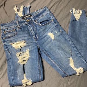 Ankle legging distressed jeans